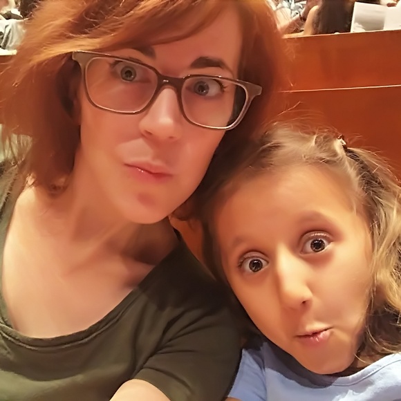 Meet your Posher, Lindsey - Picture 3 of 3